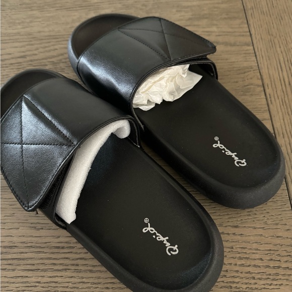 Qupid slides am Size 39 US 8 Black - Picture 2 of 4